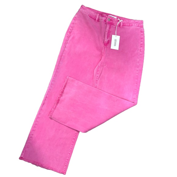 Zara Denim - Zenana Women's Pink Jeans Size XL.